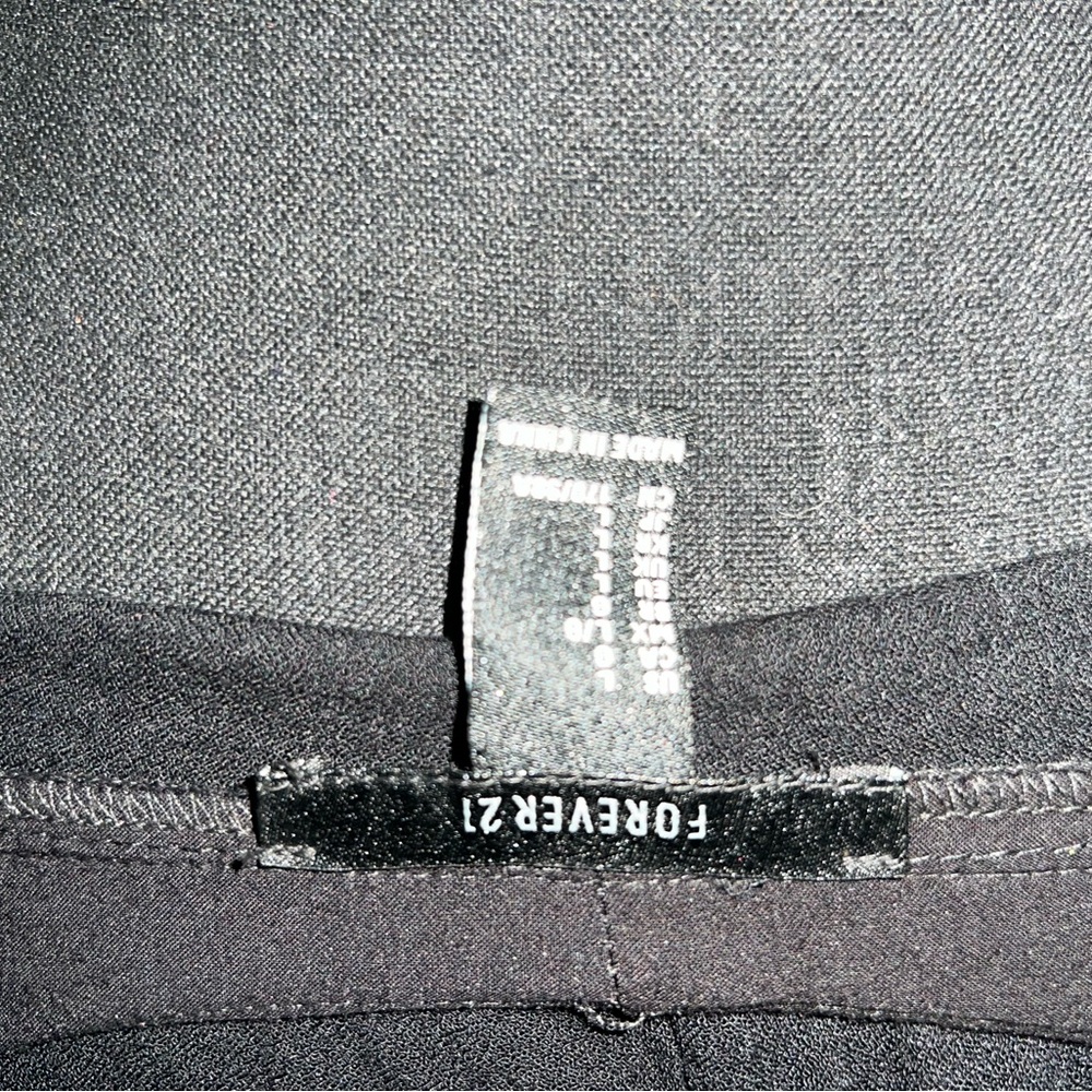 Backless dress - Picture 2 of 5